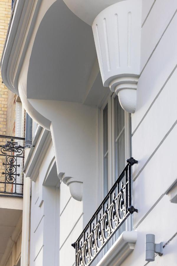 Hotel Le Daum Paris Bagian luar foto
